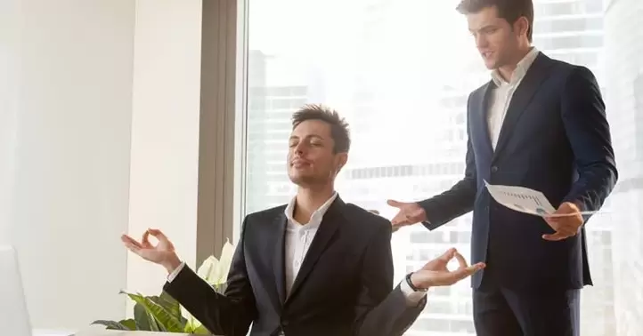 հանգստանալ աշխատանքից՝ բնական ուժը բարձրացնելու համար